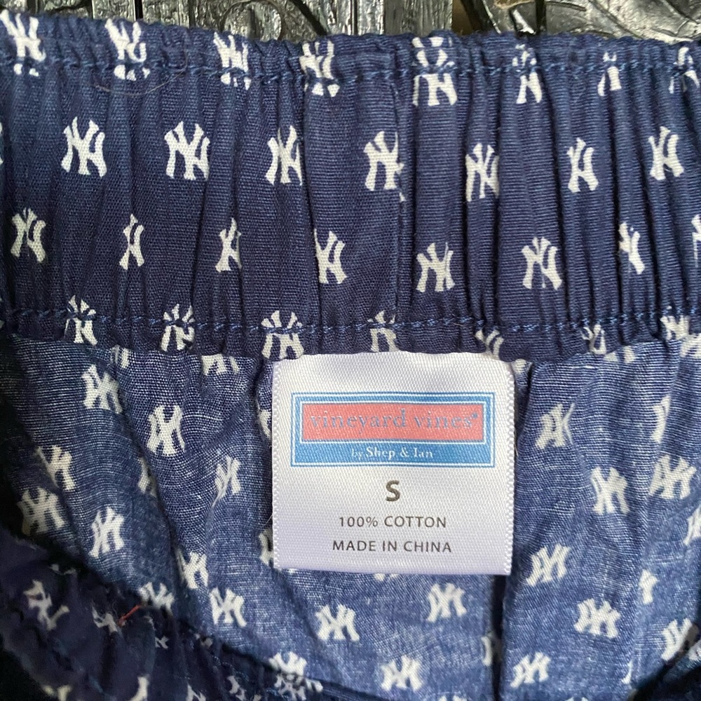 Vineyard Vines Yankees Shorts